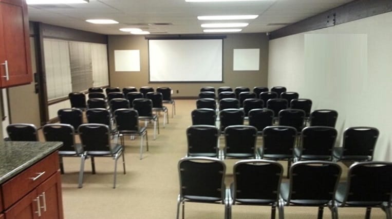 College Park Office Suites - 2611 SW 17th St - Topeka - KS image 6