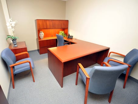Regus - 3737 Glenwood Avenue, Raleigh image 3