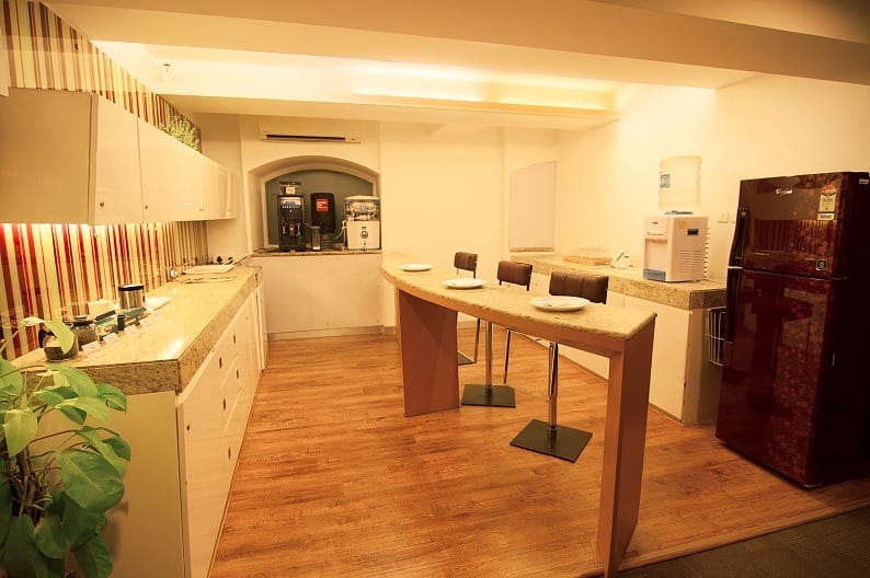 Fazlani Business Centre - Ismail Building - D N Road - Mumbai image 22