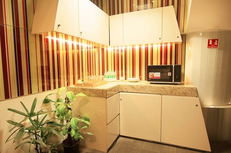 Fazlani Business Centre - Ismail Building - D N Road - Mumbai image 23