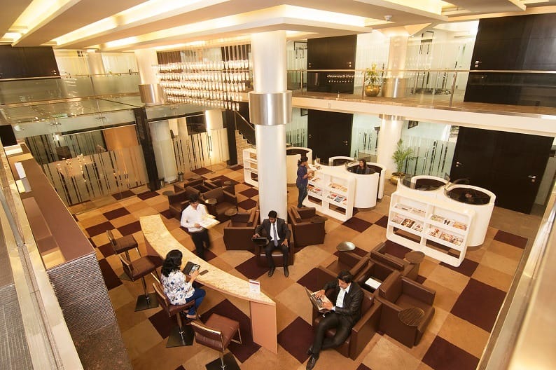 Fazlani Business Centre - Ismail Building - D N Road - Mumbai image 4