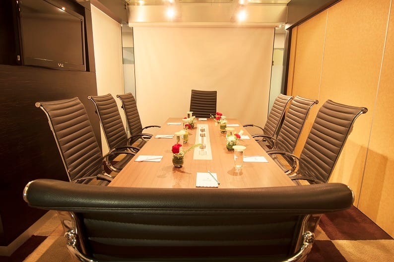 Fazlani Business Centre - Ismail Building - D N Road - Mumbai image 8