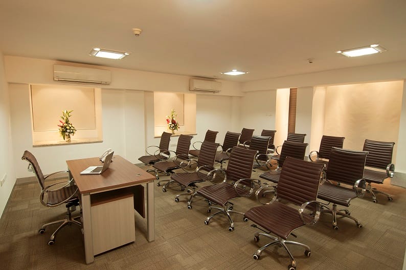 Fazlani Business Centre - Ismail Building - D N Road - Mumbai image 9