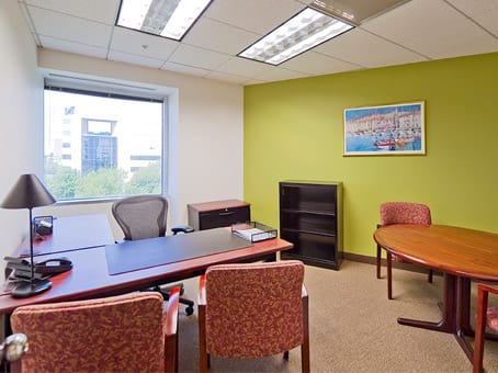 Regus - Executive Plaza Center - 2010 Corporate Ridge - McLean - VA image 5