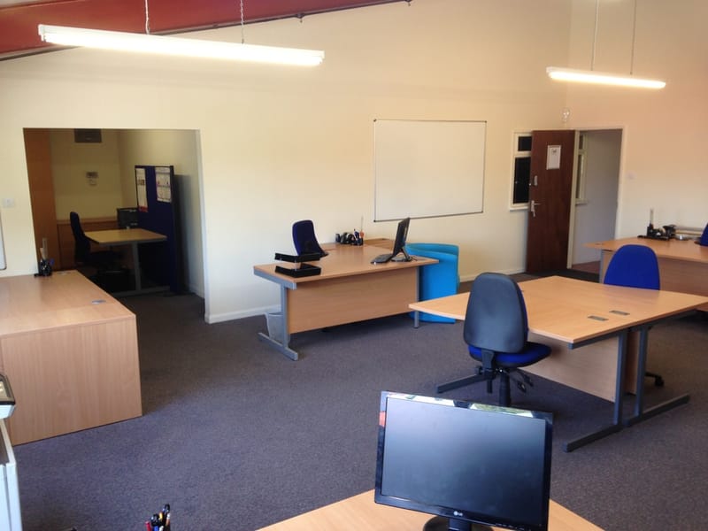 Oaklands Business Centre - Stoney Hill Industrial Estate, HR9 - Whitchurch - Ross-on-Wye (Private and Shared) image 4