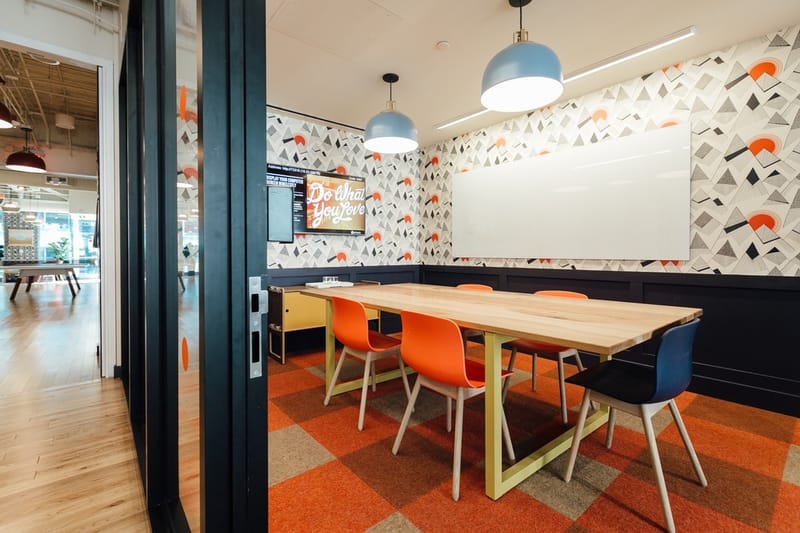 wework - WAN CHAI - 33 Lockhart Road - Wanchai - Hong Kong image 2