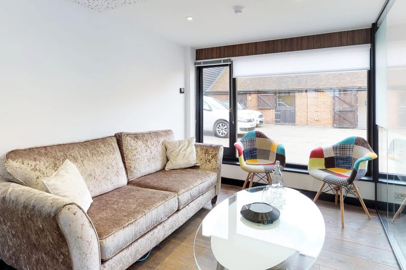 Accrue Workplaces - The Long Barn - Cobham Park Road, KT11 - Leatherhead (private, co-working, virtual) image 8