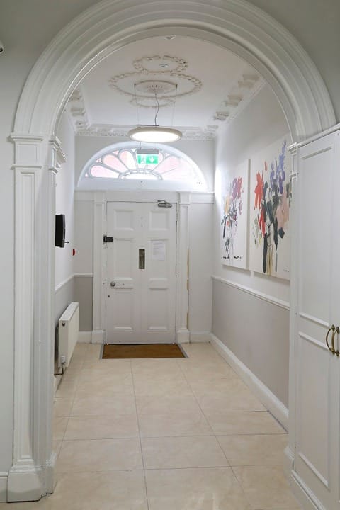 Pembroke Hall - 29 Mount Street Upper - Dublin image 7