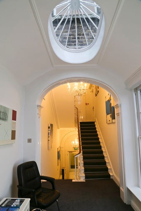 Pembroke Hall - 17 Mount Street Upper - Dublin image 5