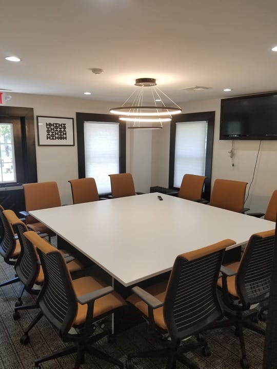 The Suite Corner - 3 E Evergreen Rd - New City image 4