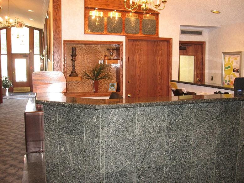 Madison Avenue Executive Center - Madison Ave - Lakewood image 2
