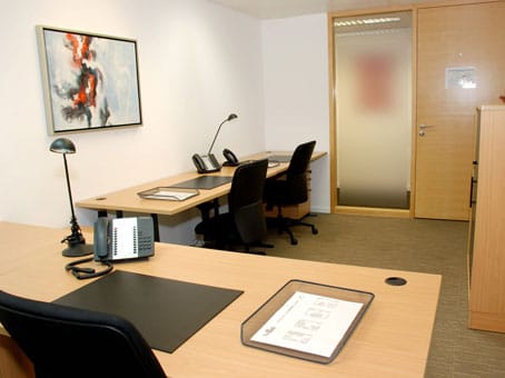 Regus - Lee Gardens Centre - Hysan Avenue - Causeway Bay - Hong Kong image 7
