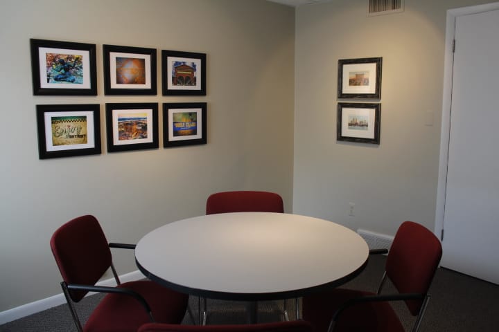 Suburban Shared Center -Eight Mile Rd - Livonia - MI image 4
