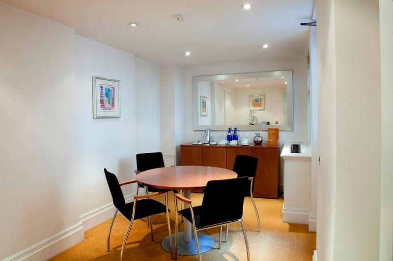 The Argyll Club - Eaton Gate, SW1 - Belgravia image 4