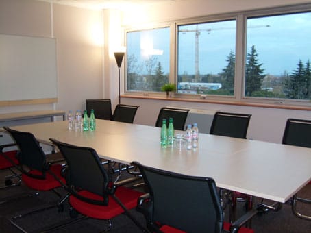 Regus - Toulouse, Blagnac Airport - Avenue Didier Daurat, 31700 - Blagnac image 3