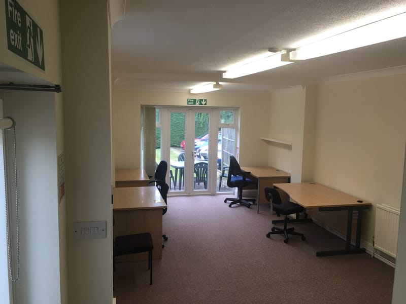 Coltwood House - Tongham Road - Runfold, GU10 - Farnham image 9