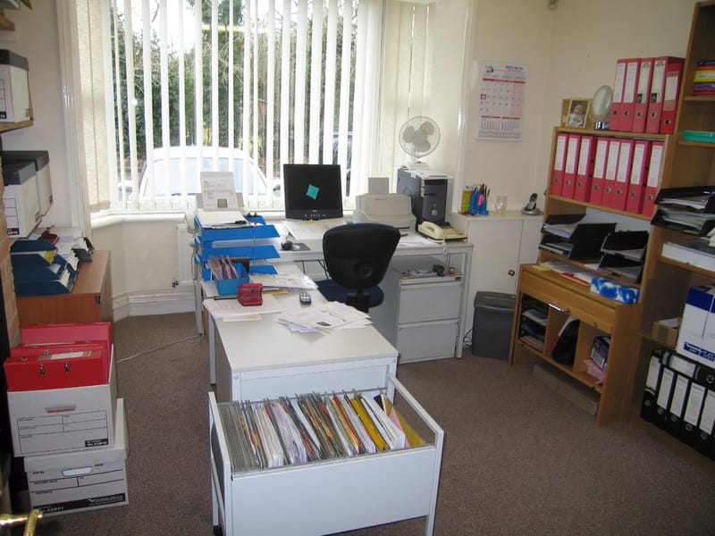 Coltwood House - Tongham Road - Runfold, GU10 - Farnham image 5