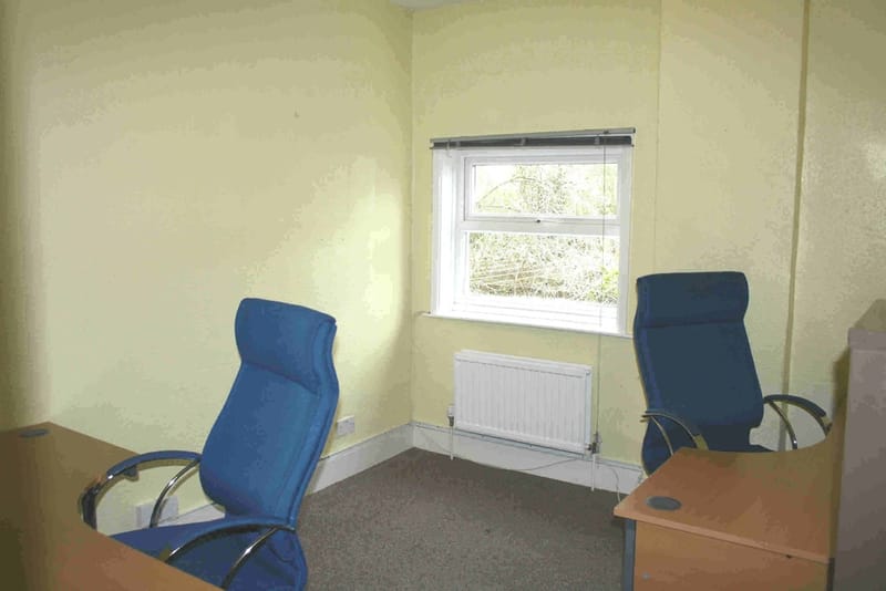 Coltwood House - Tongham Road - Runfold, GU10 - Farnham image 8